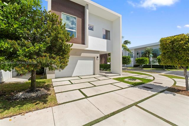 10431 NW 68th Terrace, Doral, FL 33178