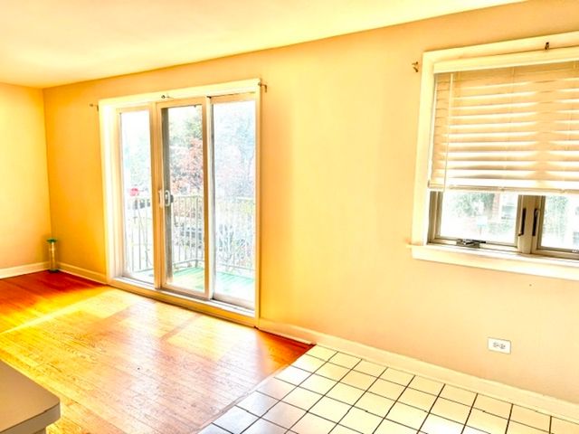 1244 W BYRON Street 2, Chicago, IL 60613