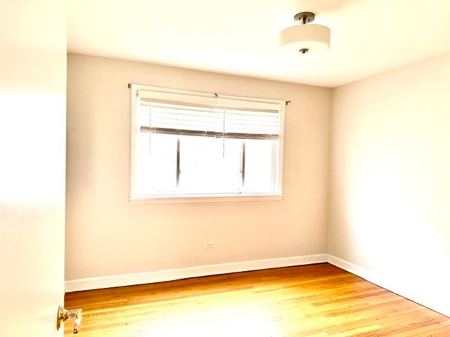 1244 W BYRON Street 2, Chicago, IL 60613