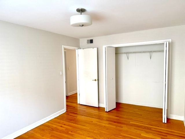 1244 W BYRON Street 2, Chicago, IL 60613