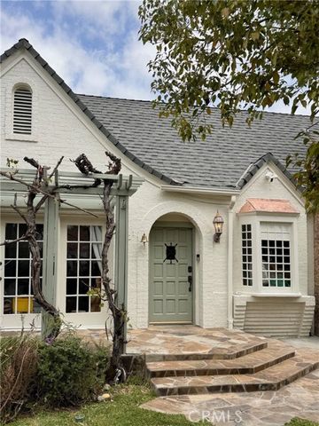 2421 N Heliotrope Drive, Santa Ana, CA 92706