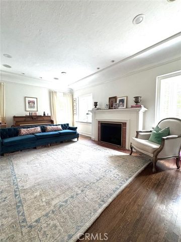 2421 N Heliotrope Drive, Santa Ana, CA 92706