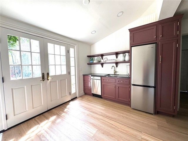 2421 N Heliotrope Drive, Santa Ana, CA 92706