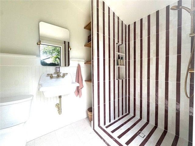 2421 N Heliotrope Drive, Santa Ana, CA 92706