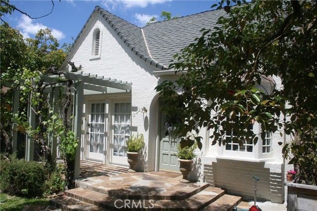 2421 N Heliotrope Drive, Santa Ana, CA 92706