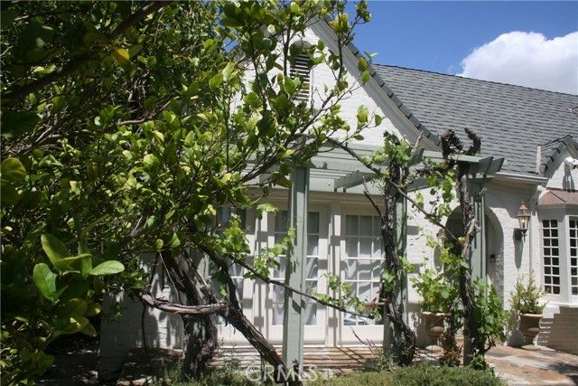 2421 N Heliotrope Drive, Santa Ana, CA 92706