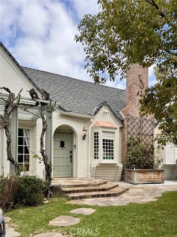 2421 N Heliotrope Drive, Santa Ana, CA 92706