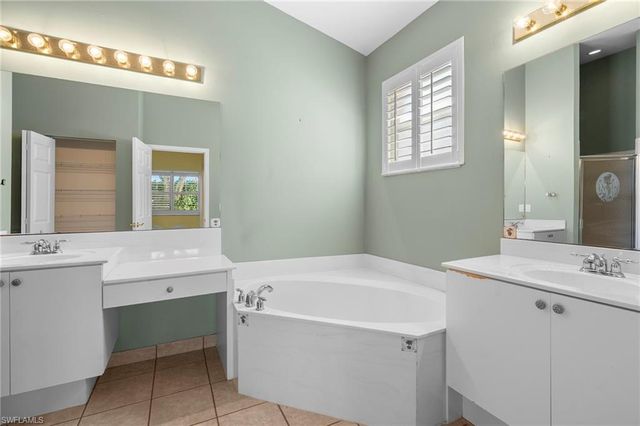 9390 Sun River WAY, Estero, FL 33928