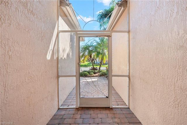 9390 Sun River WAY, Estero, FL 33928