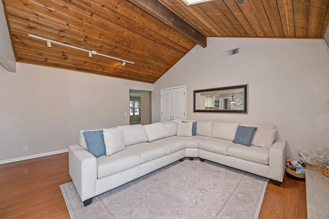 8666 Gaines Ave, Orangevale, CA 95662