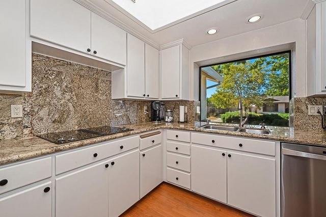 8666 Gaines Ave, Orangevale, CA 95662