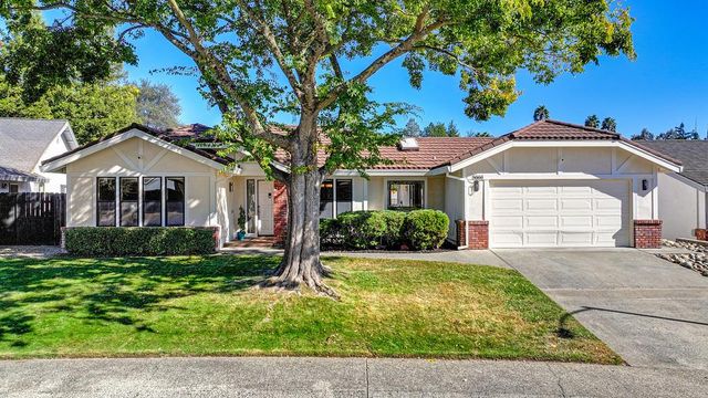 8666 Gaines Ave, Orangevale, CA 95662
