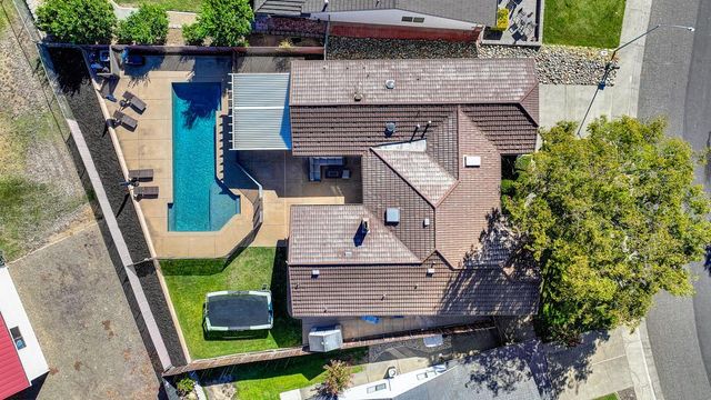 8666 Gaines Ave, Orangevale, CA 95662