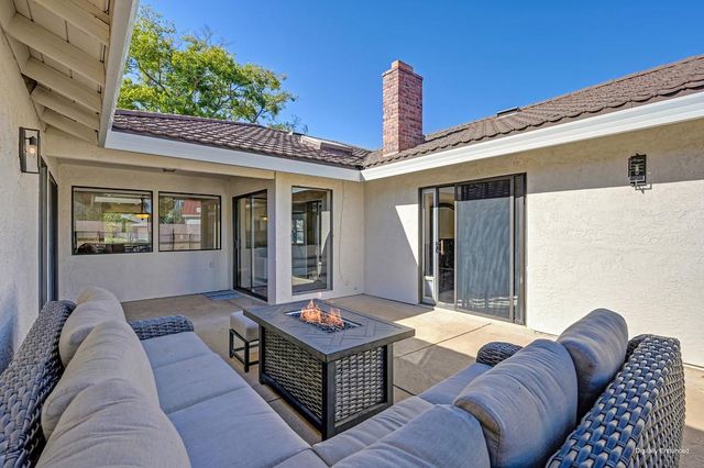 8666 Gaines Ave, Orangevale, CA 95662