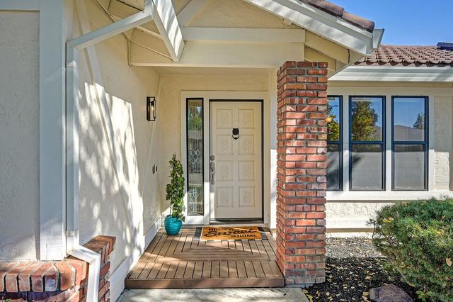 8666 Gaines Ave, Orangevale, CA 95662