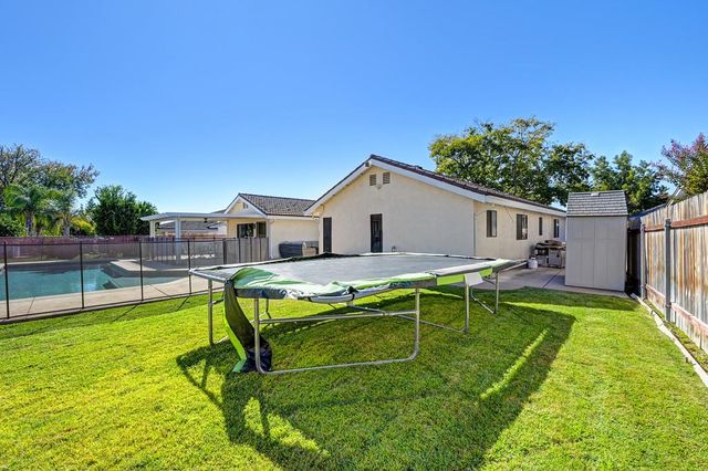 8666 Gaines Ave, Orangevale, CA 95662