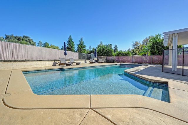 8666 Gaines Ave, Orangevale, CA 95662