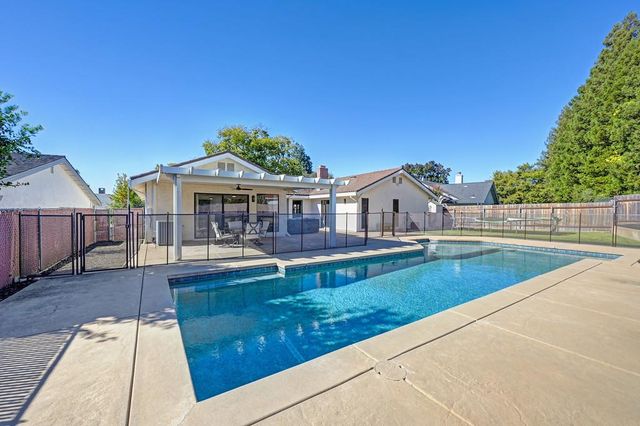 8666 Gaines Ave, Orangevale, CA 95662