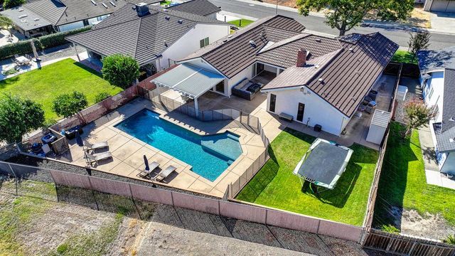 8666 Gaines Ave, Orangevale, CA 95662