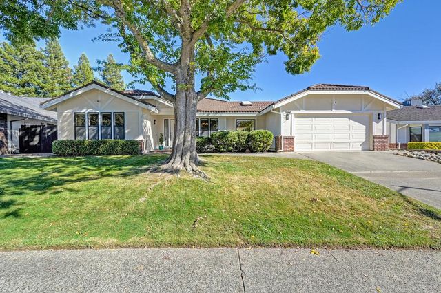 8666 Gaines Ave, Orangevale, CA 95662
