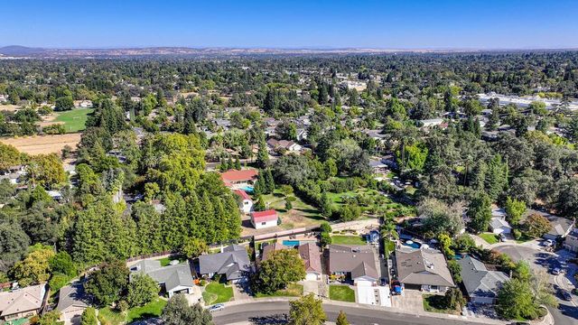 8666 Gaines Ave, Orangevale, CA 95662