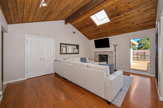 8666 Gaines Ave, Orangevale, CA 95662