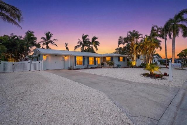 520 69TH STREET, Holmes Beach, FL 34217