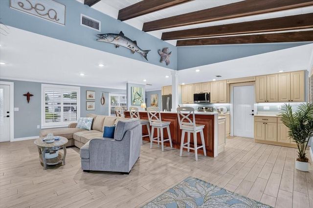 520 69TH STREET, Holmes Beach, FL 34217