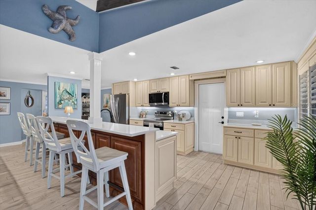 520 69TH STREET, Holmes Beach, FL 34217