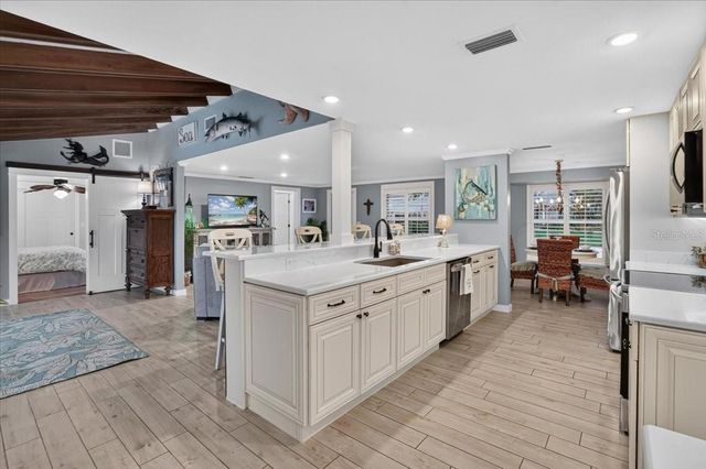 520 69TH STREET, Holmes Beach, FL 34217