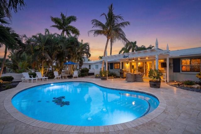 520 69TH STREET, Holmes Beach, FL 34217