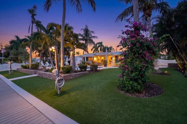 520 69TH STREET, Holmes Beach, FL 34217