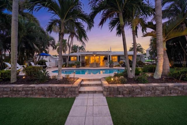 520 69TH STREET, Holmes Beach, FL 34217