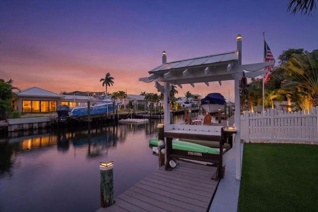 520 69TH STREET, Holmes Beach, FL 34217