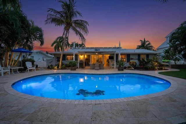 520 69TH STREET, Holmes Beach, FL 34217