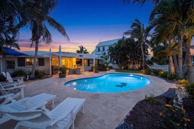 520 69TH STREET, Holmes Beach, FL 34217