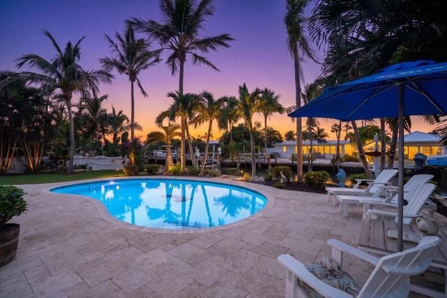 520 69TH STREET, Holmes Beach, FL 34217