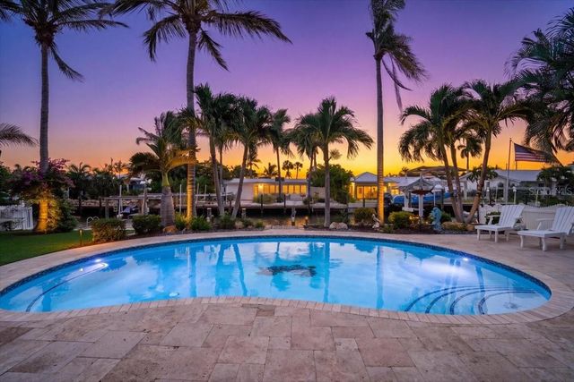 520 69TH STREET, Holmes Beach, FL 34217