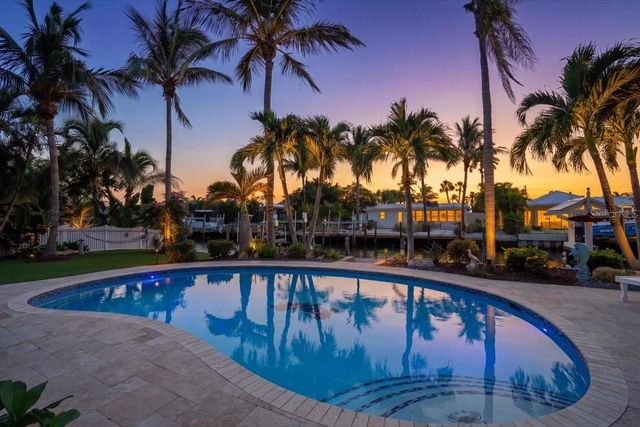 520 69TH STREET, Holmes Beach, FL 34217