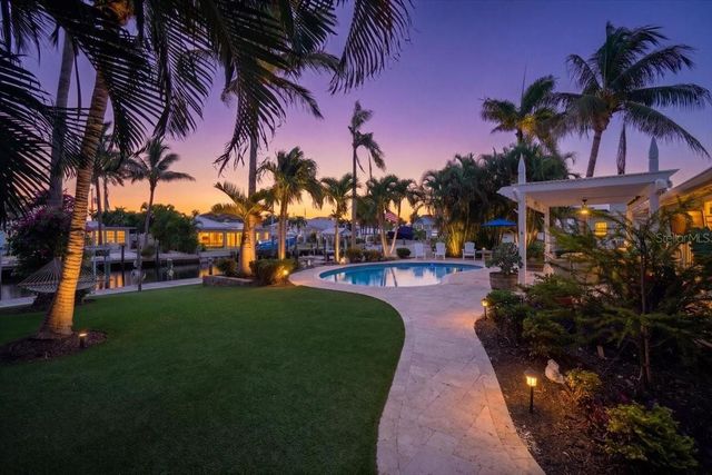 520 69TH STREET, Holmes Beach, FL 34217