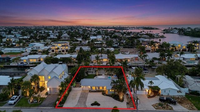 520 69TH STREET, Holmes Beach, FL 34217