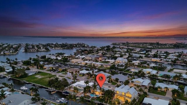 520 69TH STREET, Holmes Beach, FL 34217