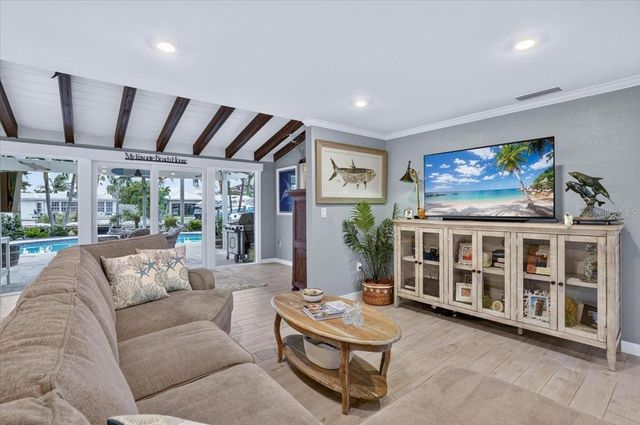 520 69TH STREET, Holmes Beach, FL 34217