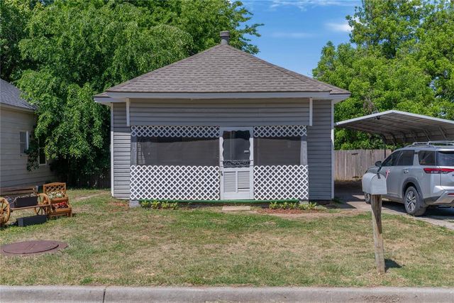 526 S Reno Avenue, El Reno, OK 73036