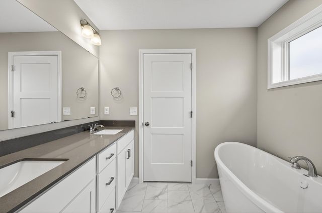 915 Yellowcrest Street SW, Delano, MN 55328