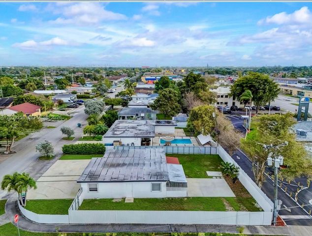 9494 SW 39th St, Miami, FL 33165