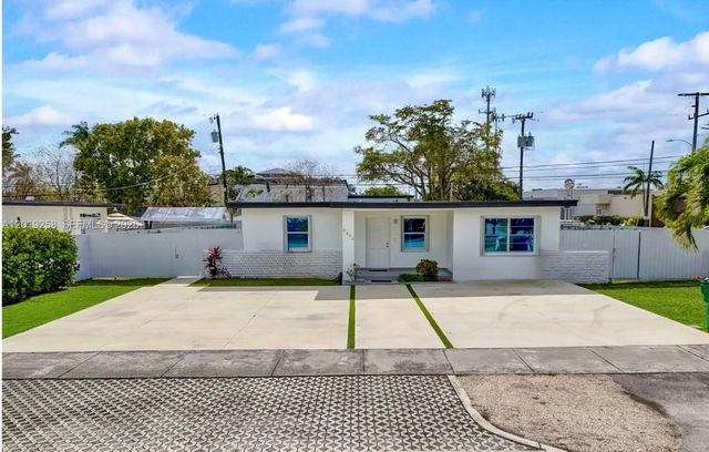 9494 SW 39th St, Miami, FL 33165