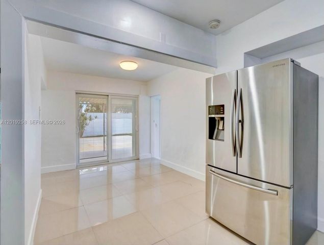 9494 SW 39th St, Miami, FL 33165