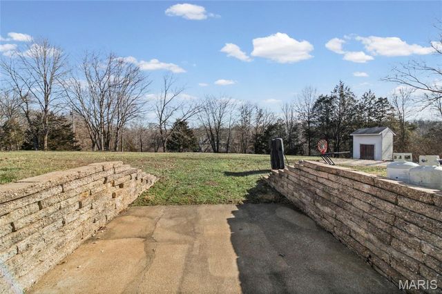 4086 Sandy Estates, Hillsboro, MO 63050