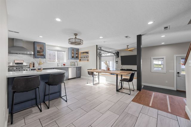 155 N Front, North Liberty, IA 52317